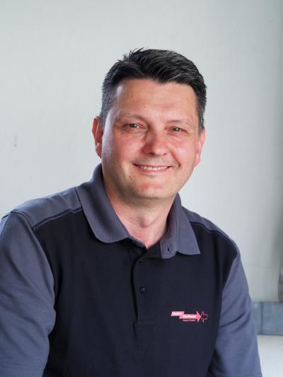 /tmp/radenkodjuric_compressed_400x533.jpg